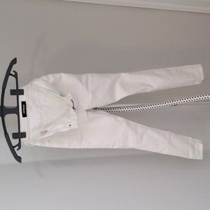 Express White denim leggings size 6